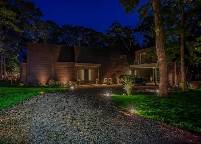 Chic Modern Retreat In The Heart Of Eh! Pool Open!