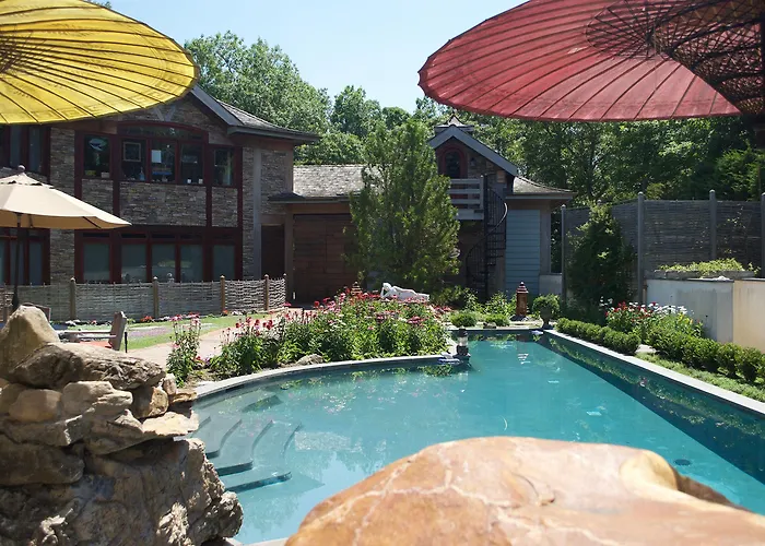East Hampton Art House Bed And Breakfast